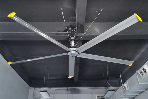 高大空間的倉儲物流為什么要使用工業(yè)大吊扇？