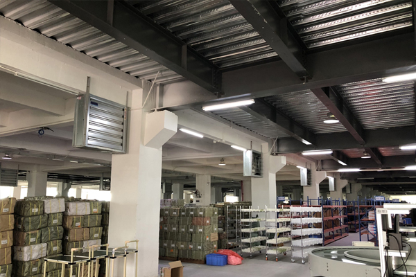 廠房車間大面積面積快速降溫使用什么設(shè)備？