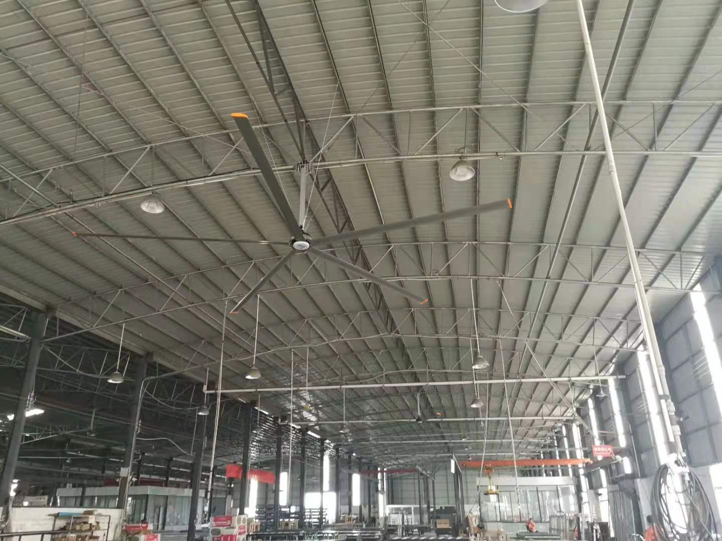 工業(yè)大風(fēng)扇廣泛用于廠房車(chē)間通風(fēng)降溫的原因 